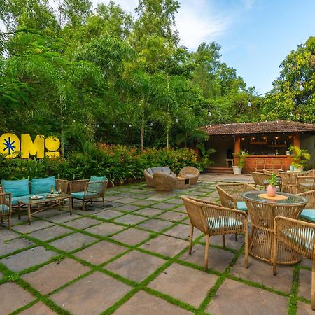 Locomo Boutique, Morjim - Stay Work Eat Exterior foto