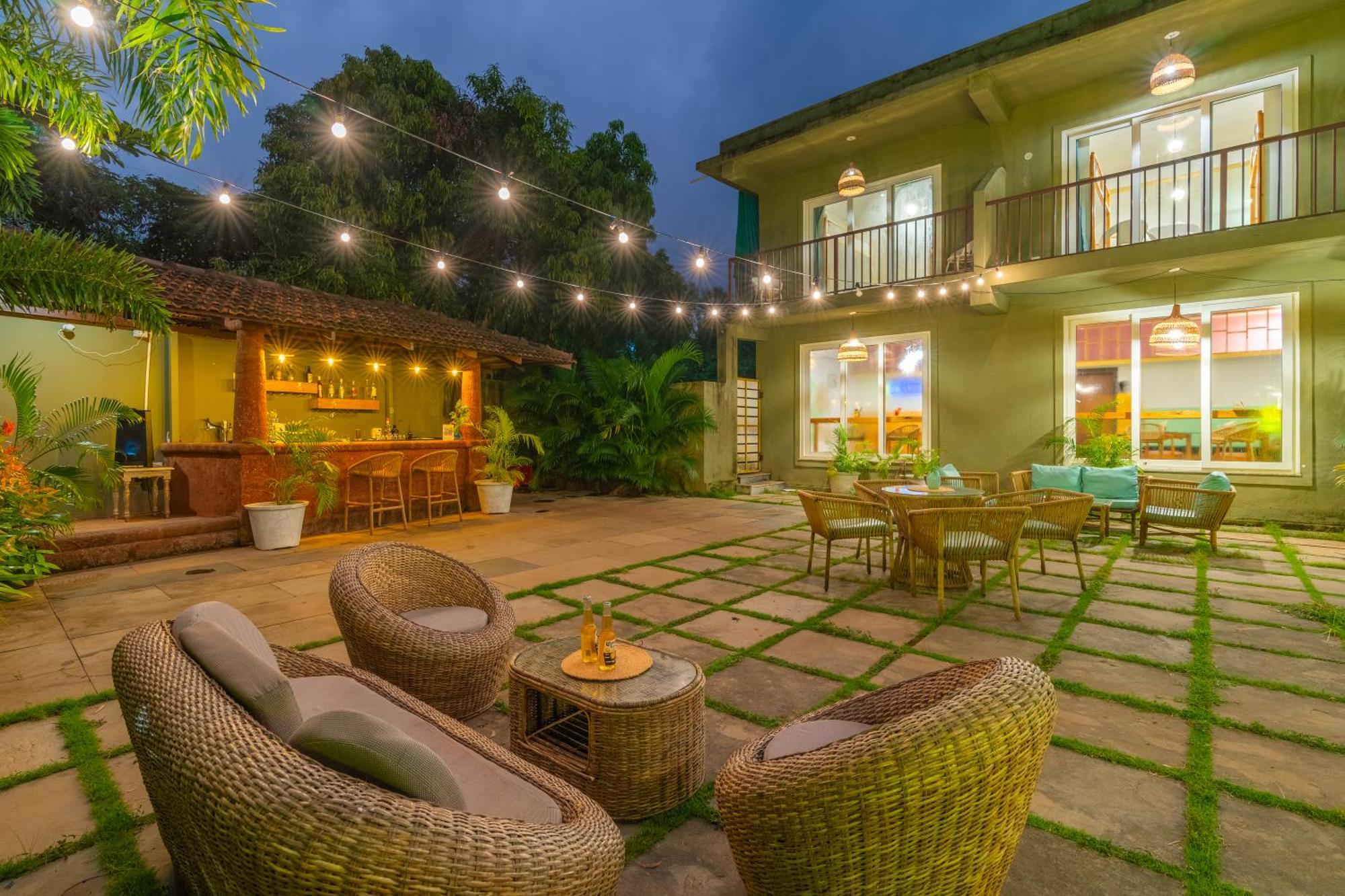 Locomo Boutique, Morjim - Stay Work Eat Exterior foto